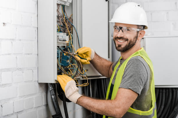Best Licensed Electrician  in Britt, IA